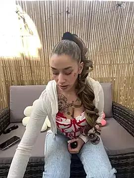 Chachou000 from StripChat