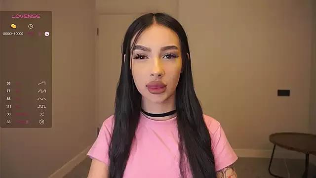 ChanelKnows from StripChat is Freechat