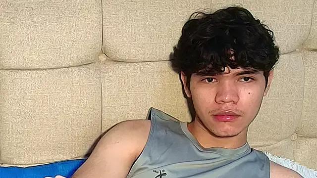 charles_blaze from StripChat is Freechat