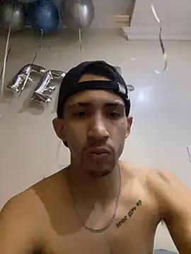 charlie_bass from StripChat is Freechat