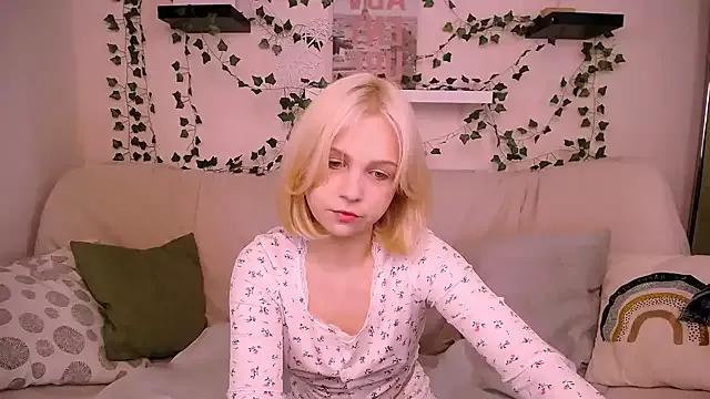 Charlotte_Colinss from StripChat is Freechat