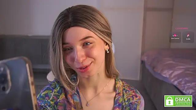 checkmypeach1 from StripChat