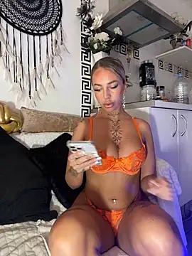 CheekyChels from StripChat