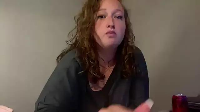 cherryreddd27 from StripChat is Freechat