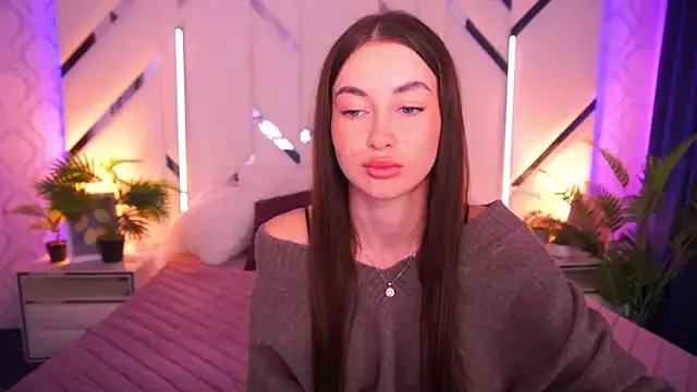 CherryyLulu from StripChat is Freechat