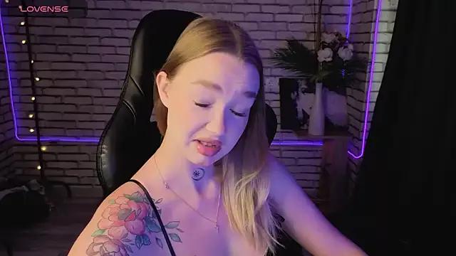 Cheryl_Kelly from StripChat is Freechat
