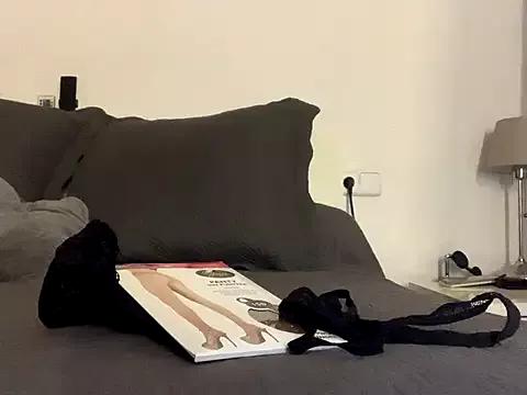 Chic_desire from StripChat