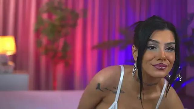 ChicaOra from StripChat