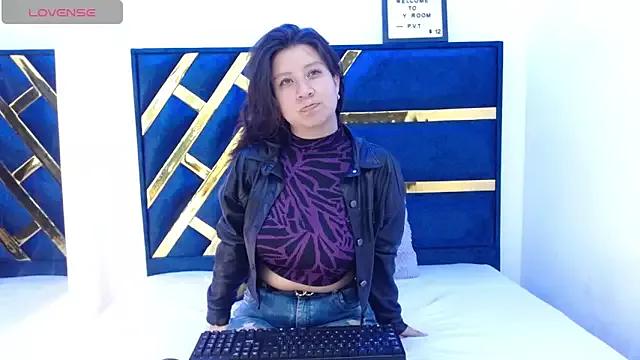 Chloe-love_ from StripChat is Freechat