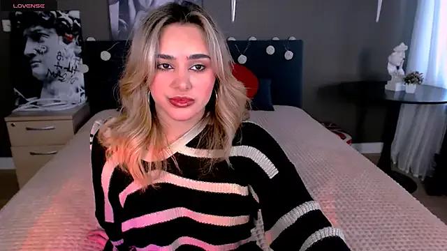 Chloe_Ravens from StripChat is Freechat