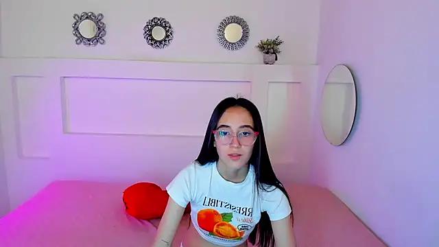 ChloeHil2 webcams show profile image 