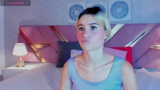 ChloeLaurentt from StripChat is Freechat