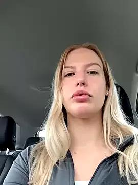 Chloemillerrxx from StripChat is Freechat