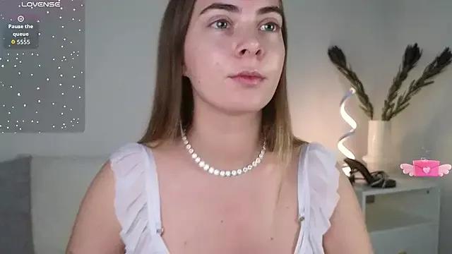 chloi_hes from StripChat is Freechat
