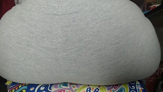 chocolat_extreme_hot from StripChat