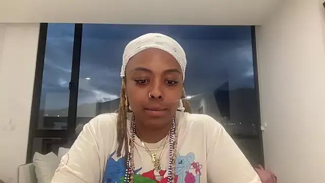 ChocolateCakeQueen from StripChat