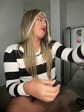 CholeBellini webcams show profile image 