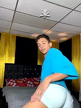 Photos of chris_mattew from StripChat is Freechat