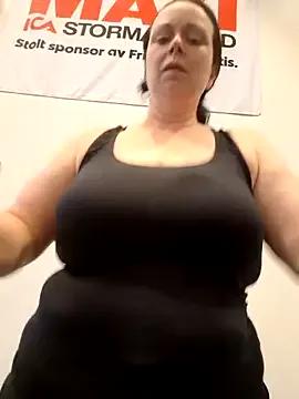 Chrissy_Christal from StripChat is Freechat