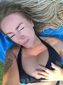 ChristinaSiemone from StripChat is Freechat