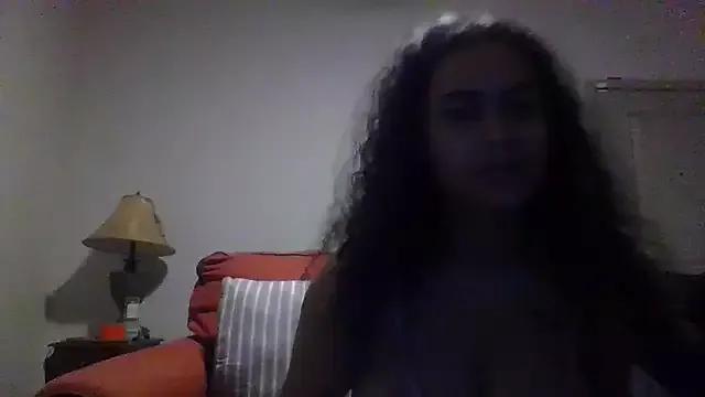 cinnaminnie from StripChat