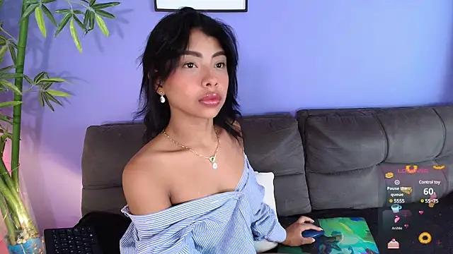 cinnamon_kyla from StripChat