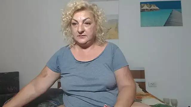 clarabbw47 from StripChat is Freechat