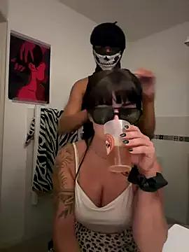 Dirty chat webcam: explore liveshows with versed models, from laying bare to fetishes, in a variety of sexy free adult webcams.