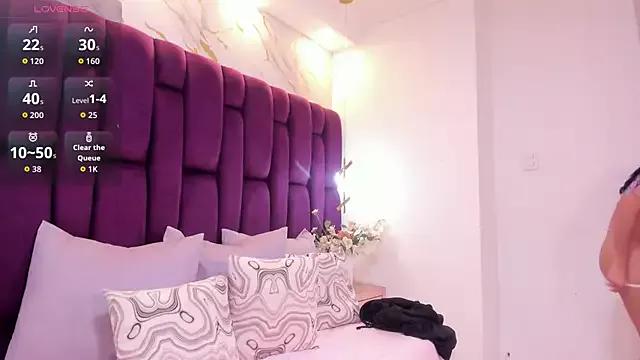 cloe_spencerr from StripChat is Freechat
