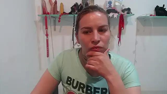 cloequeen15 from StripChat is Freechat
