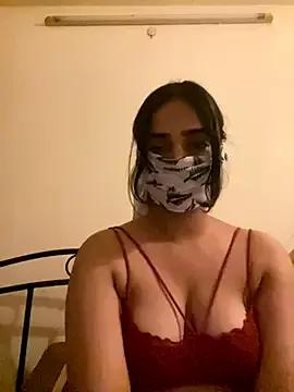 COCO_LOVE18 from StripChat