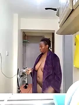 Coco_squirter from StripChat