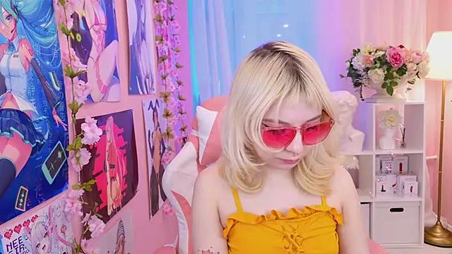 Coconut_Mia from StripChat