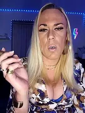 Connie_Pepper from StripChat