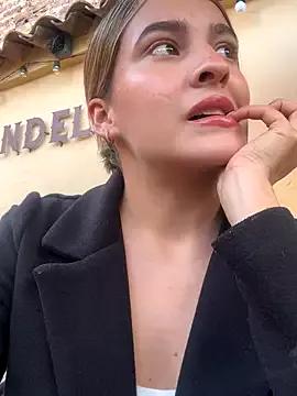 Cora_sarah from StripChat is Freechat