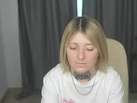 CoraleeStille webcams show profile image 