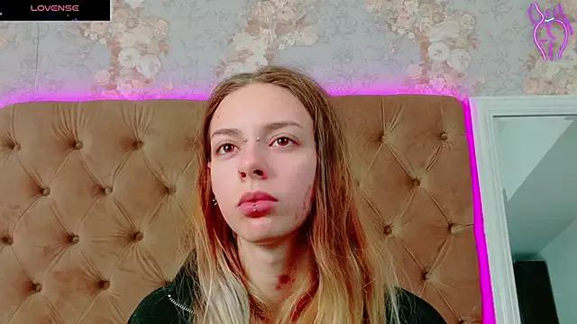 CoraVex from StripChat is Freechat