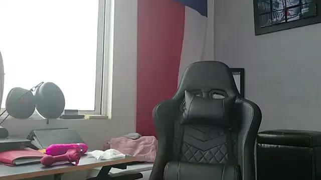 Dirty chat webcam: explore liveshows with versed models, from laying bare to fetishes, in a variety of sexy free adult webcams.