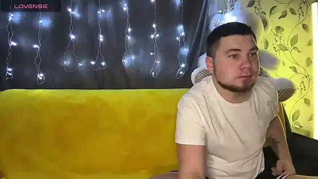 coupleinspire from StripChat is Freechat