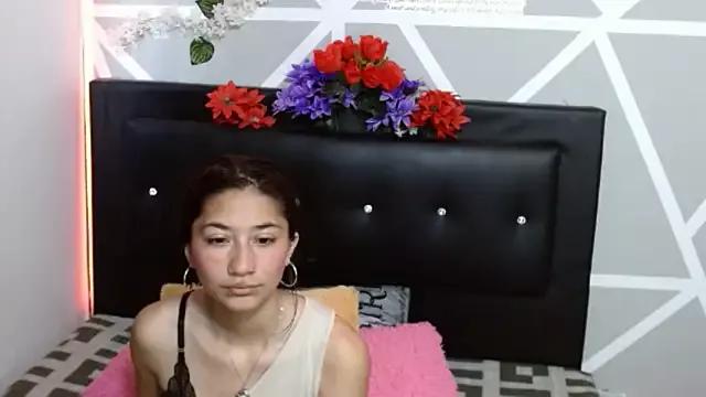 COZY7COUPLE from StripChat is Freechat