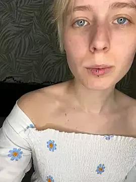 Crayzy_Luv webcams show profile image 