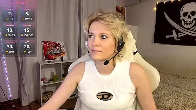 crazy_cutie from StripChat is Freechat