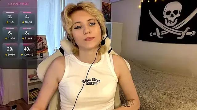crazy_cutie from StripChat is Freechat