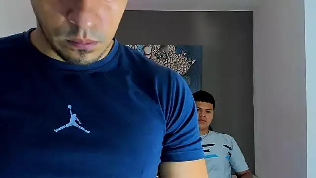 CrisAndErick from StripChat is Freechat