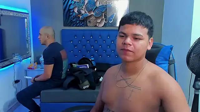 CrisAndErick from StripChat is Freechat