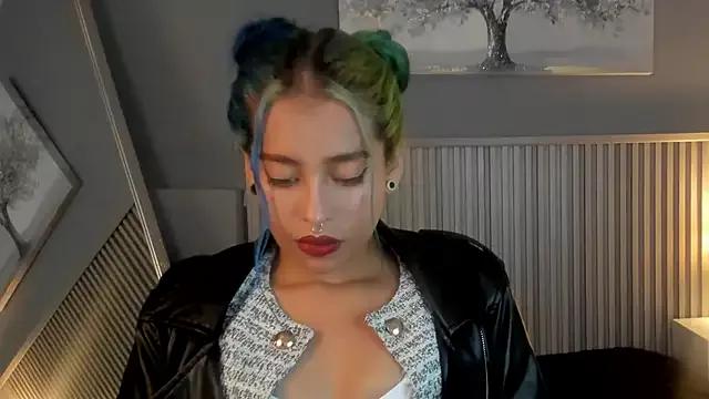Cristal_r4ven from StripChat is Freechat