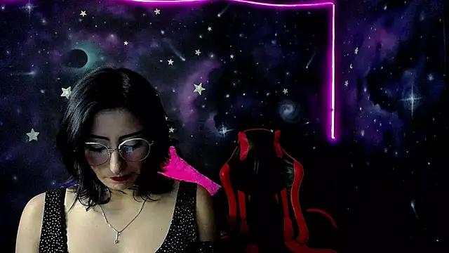 CristaldelLeon_s from StripChat is Freechat