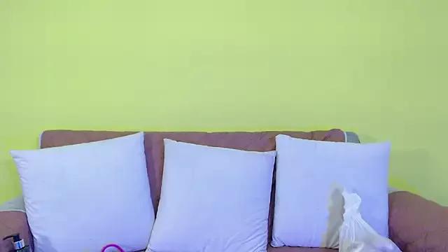 CristalW1 from StripChat is Freechat