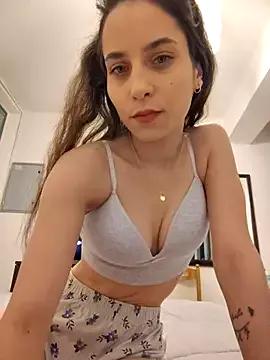 Cristinalore webcams show profile image 