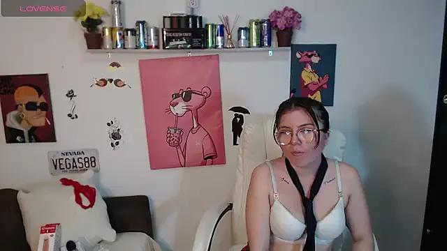 cristinemimieux from StripChat is Freechat